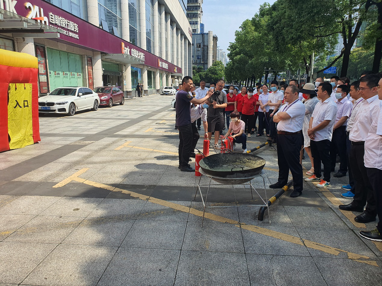 华体会网页版-华体会(中国)“安全生产月”活动火热进行中
