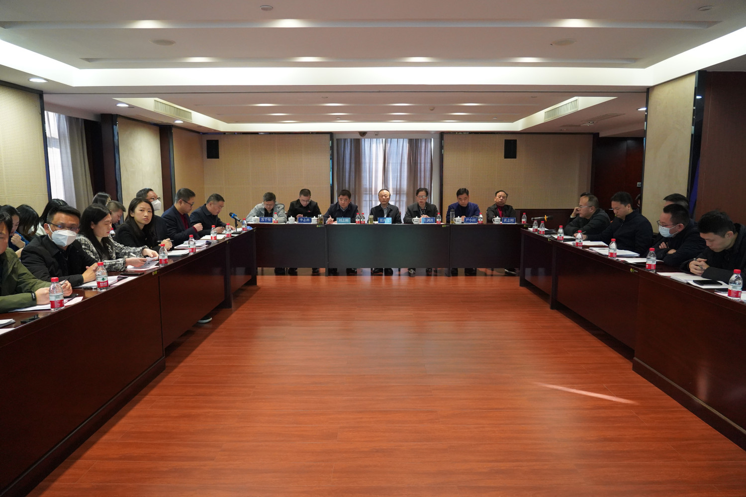 务虚求实起好步 谋定而动布好局——华体会网页版-华体会(中国)召开2023年经营发展工作务虚会