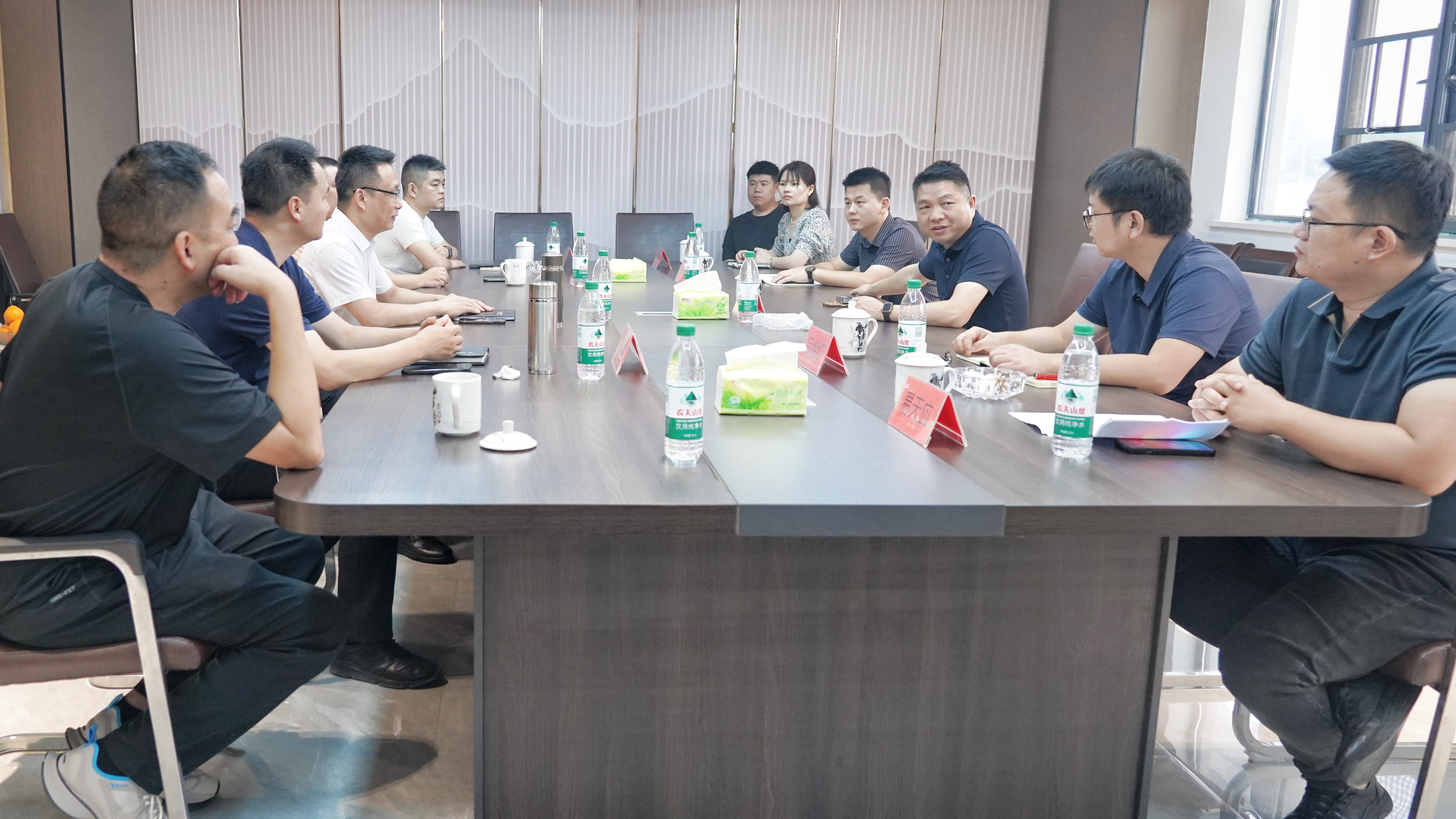 湖南港发集团赴华体会网页版-华体会(中国)益沅公司开展合作交流